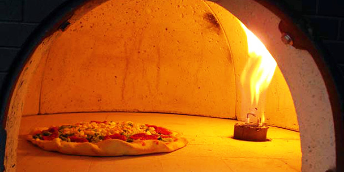 forno para pizza a lenha ou a gás: qual o melhor forno para sua pizzaria